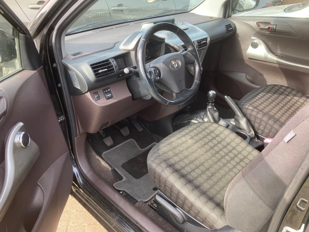 Hoofdafbeelding Toyota iQ