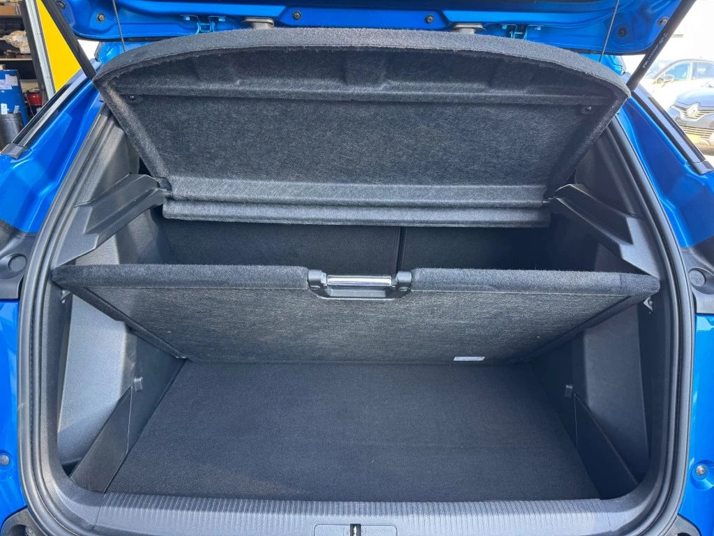 Hoofdafbeelding Peugeot e-2008