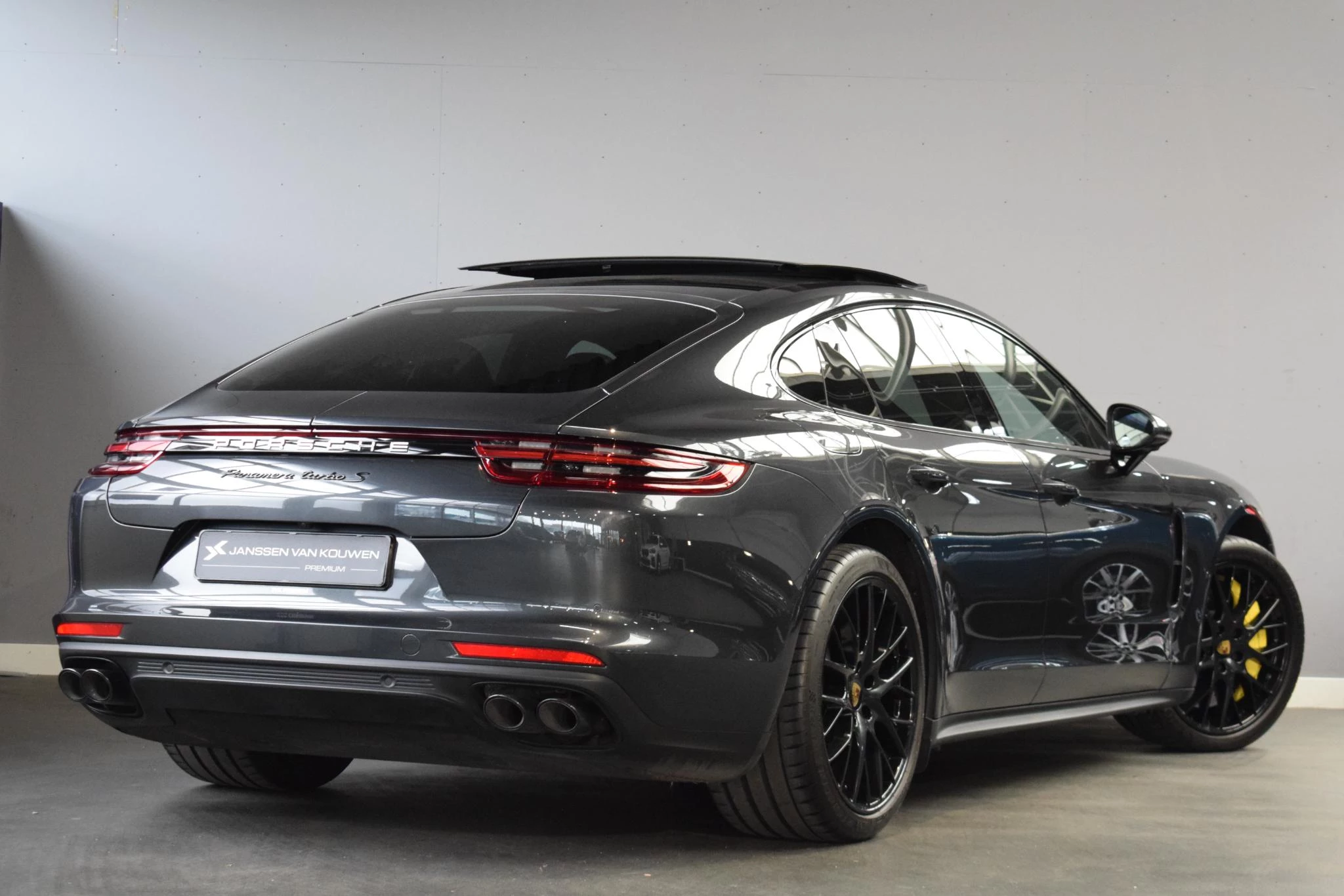 Hoofdafbeelding Porsche Panamera