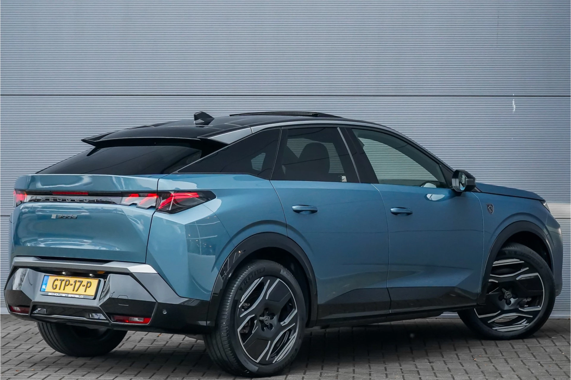 Hoofdafbeelding Peugeot e-3008