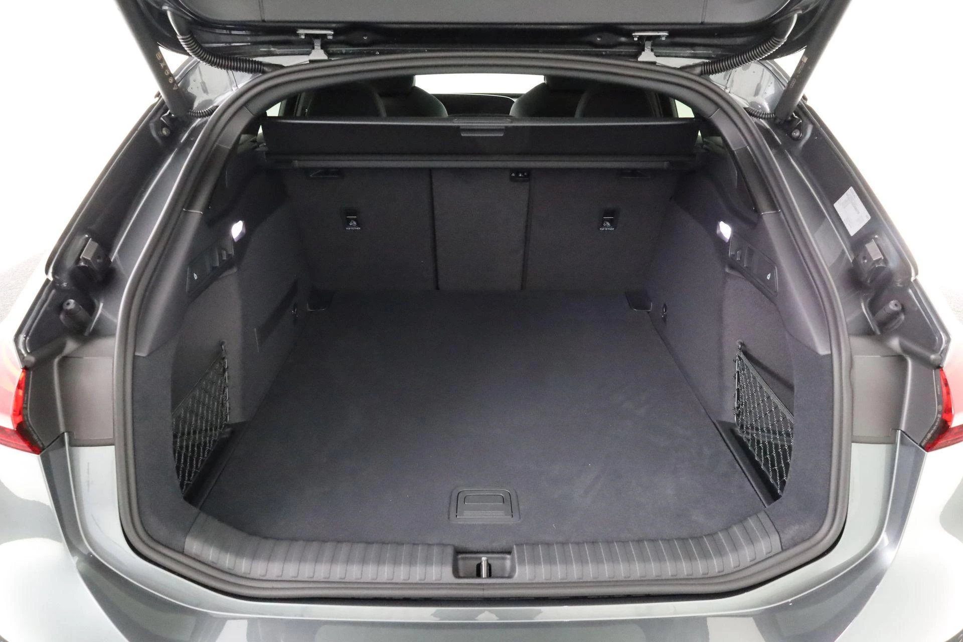 Hoofdafbeelding Audi A6 Avant e-tron