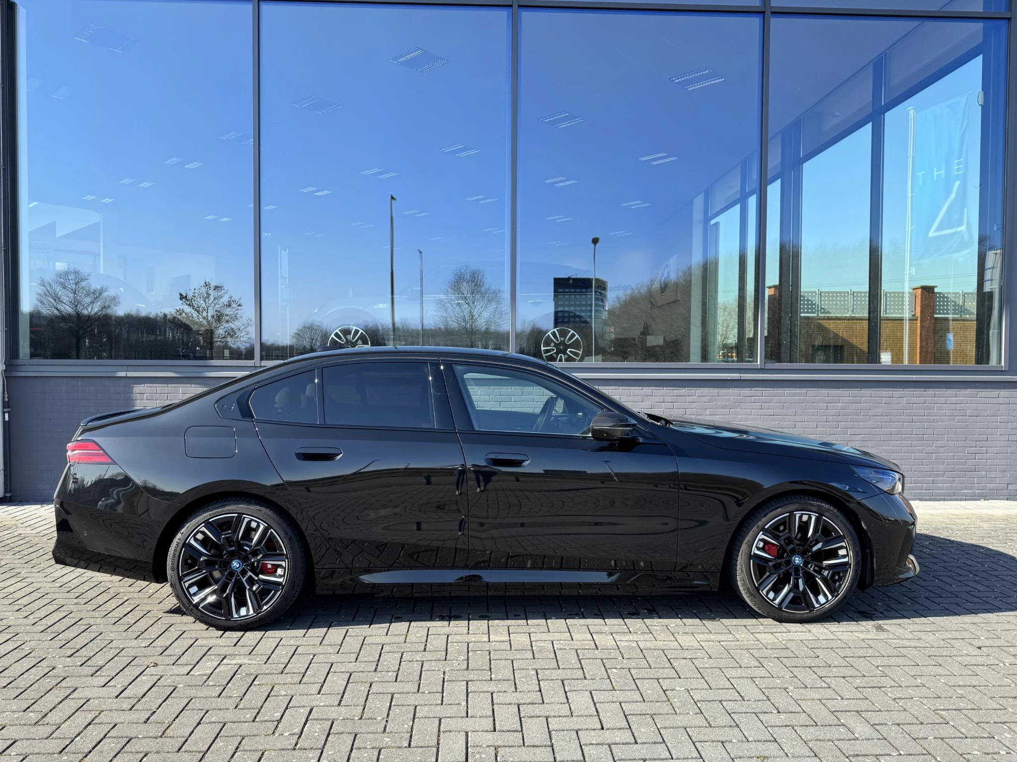 Hoofdafbeelding BMW i5