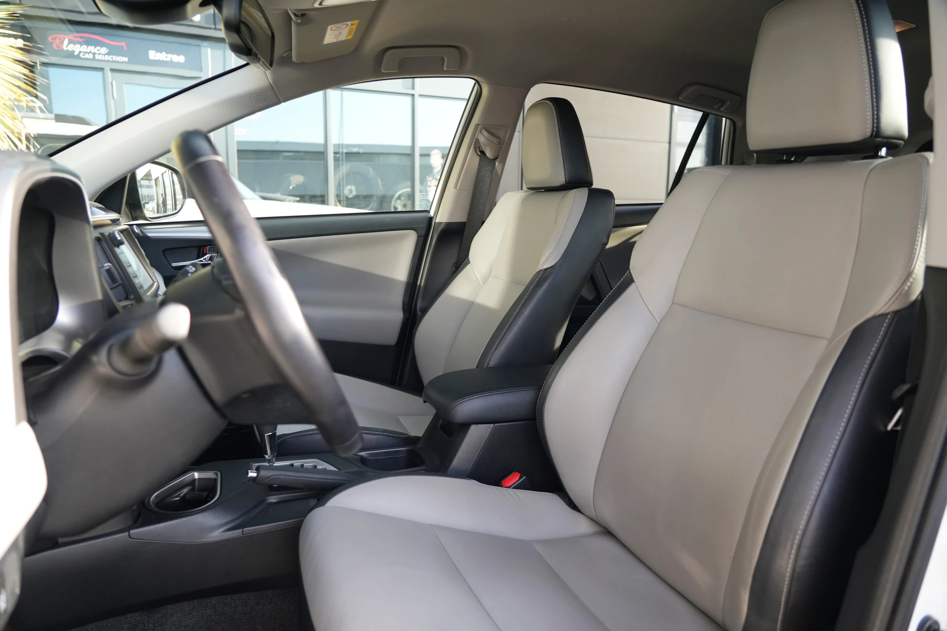 Hoofdafbeelding Toyota RAV4