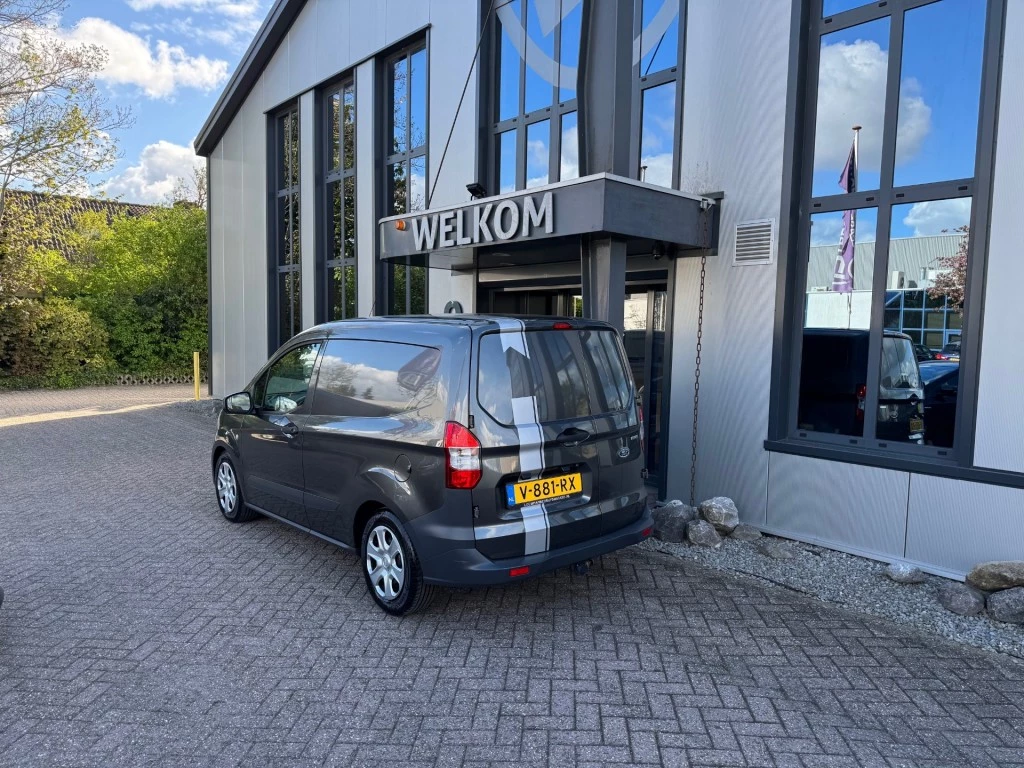 Hoofdafbeelding Ford Transit Courier