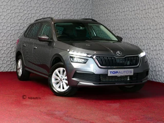 Hoofdafbeelding Škoda Kamiq Škoda Kamiq TSI 110PK AMBITION VIR.COCKPIT LED PDC CARPLAY LMV LED STOELVERW. ADAP.CRUISE 2024