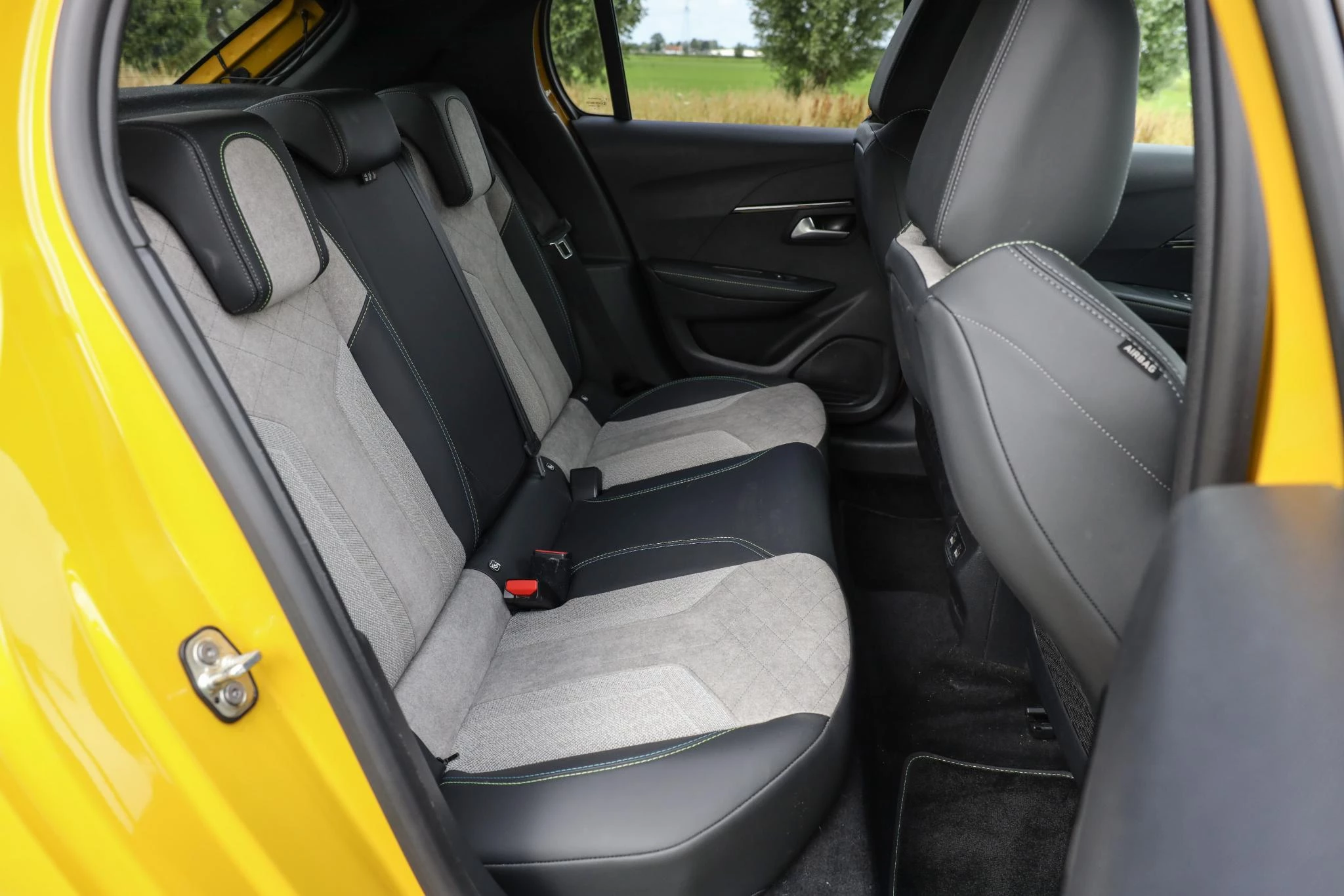 Hoofdafbeelding Peugeot e-208