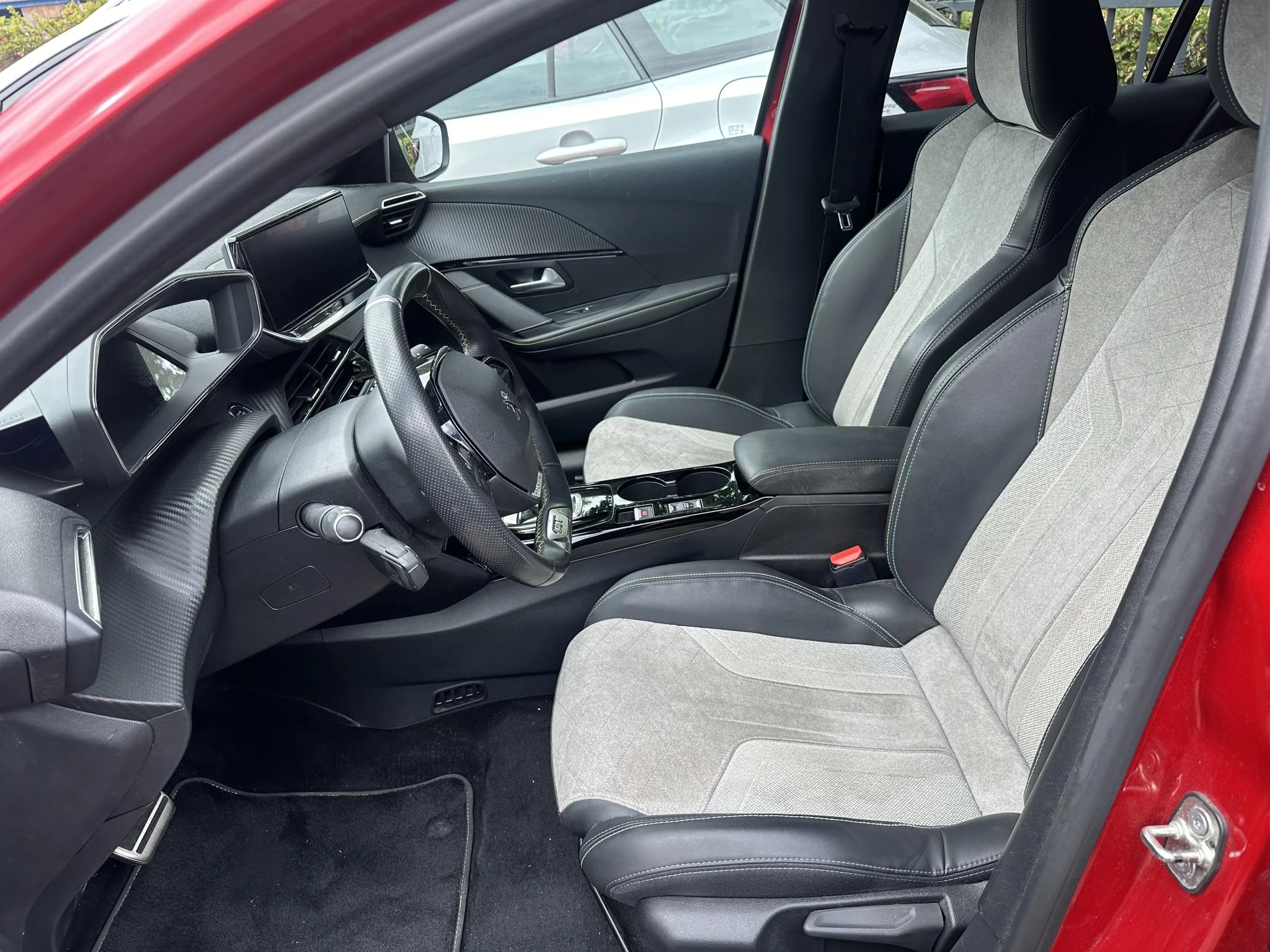 Hoofdafbeelding Peugeot e-208