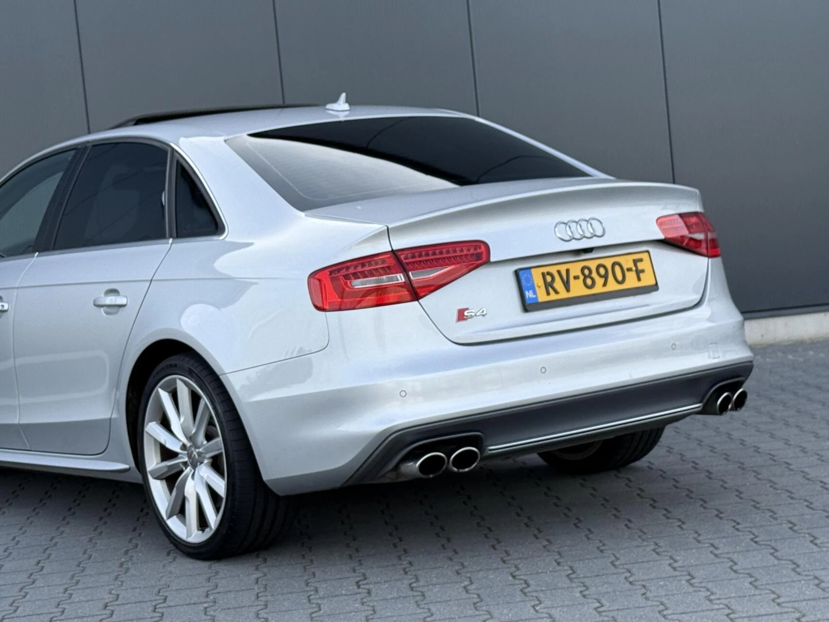 Hoofdafbeelding Audi S4