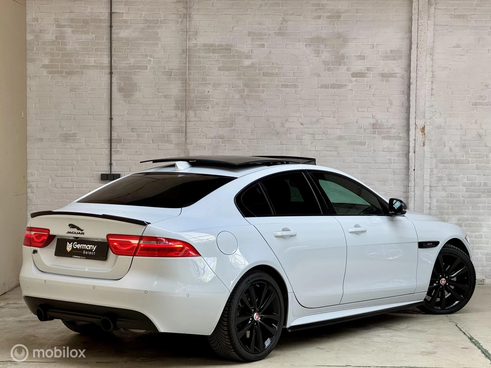 Hoofdafbeelding Jaguar XE
