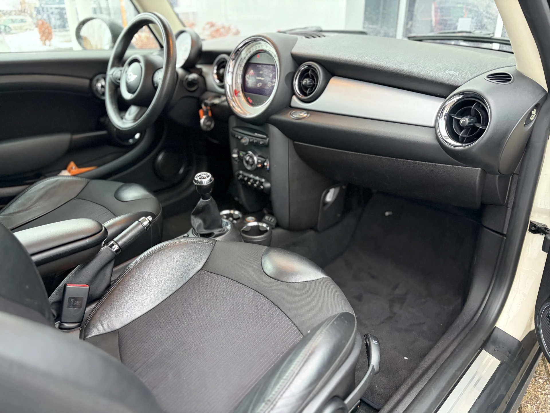 Hoofdafbeelding MINI One