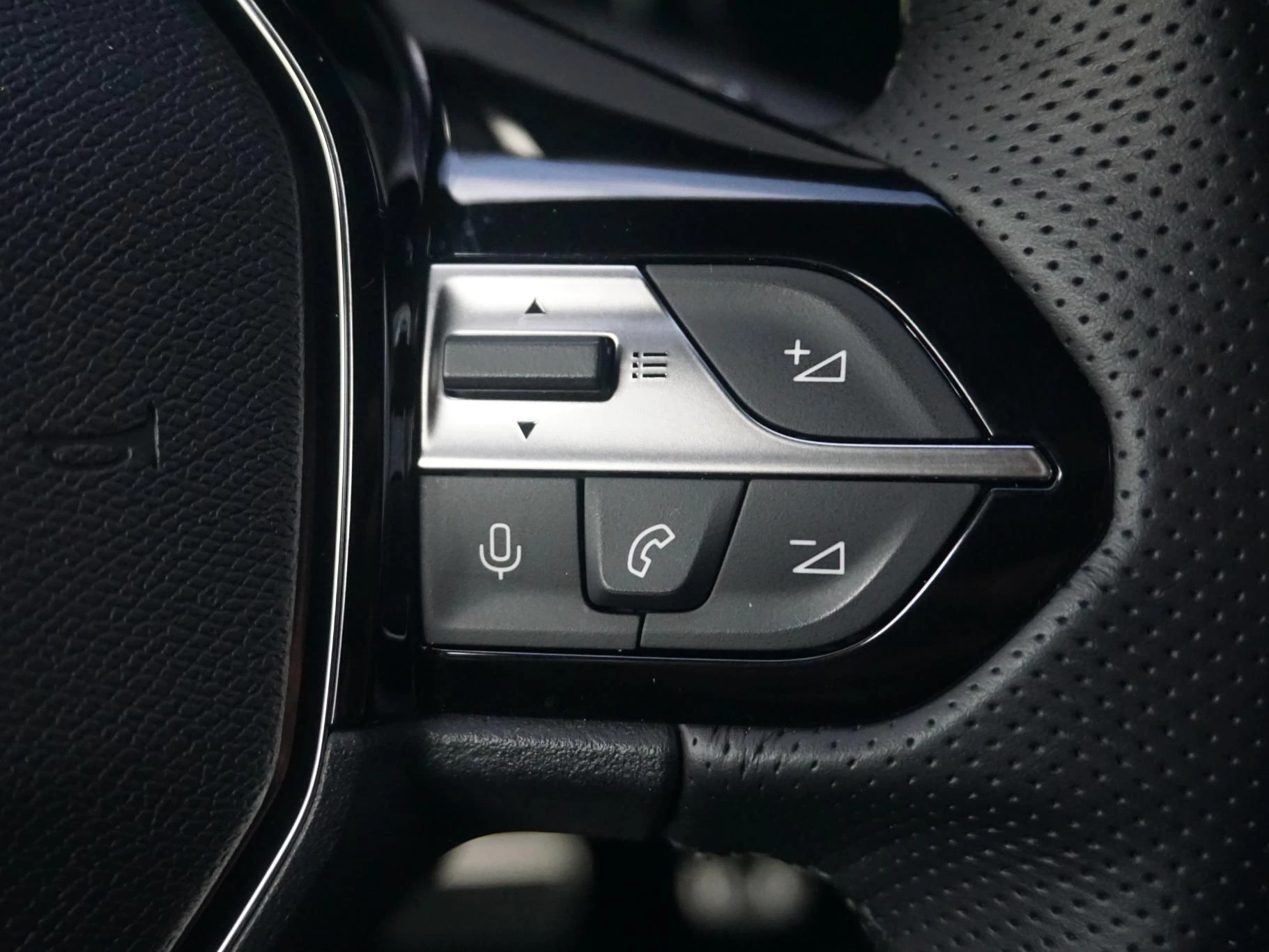 Hoofdafbeelding Peugeot 408