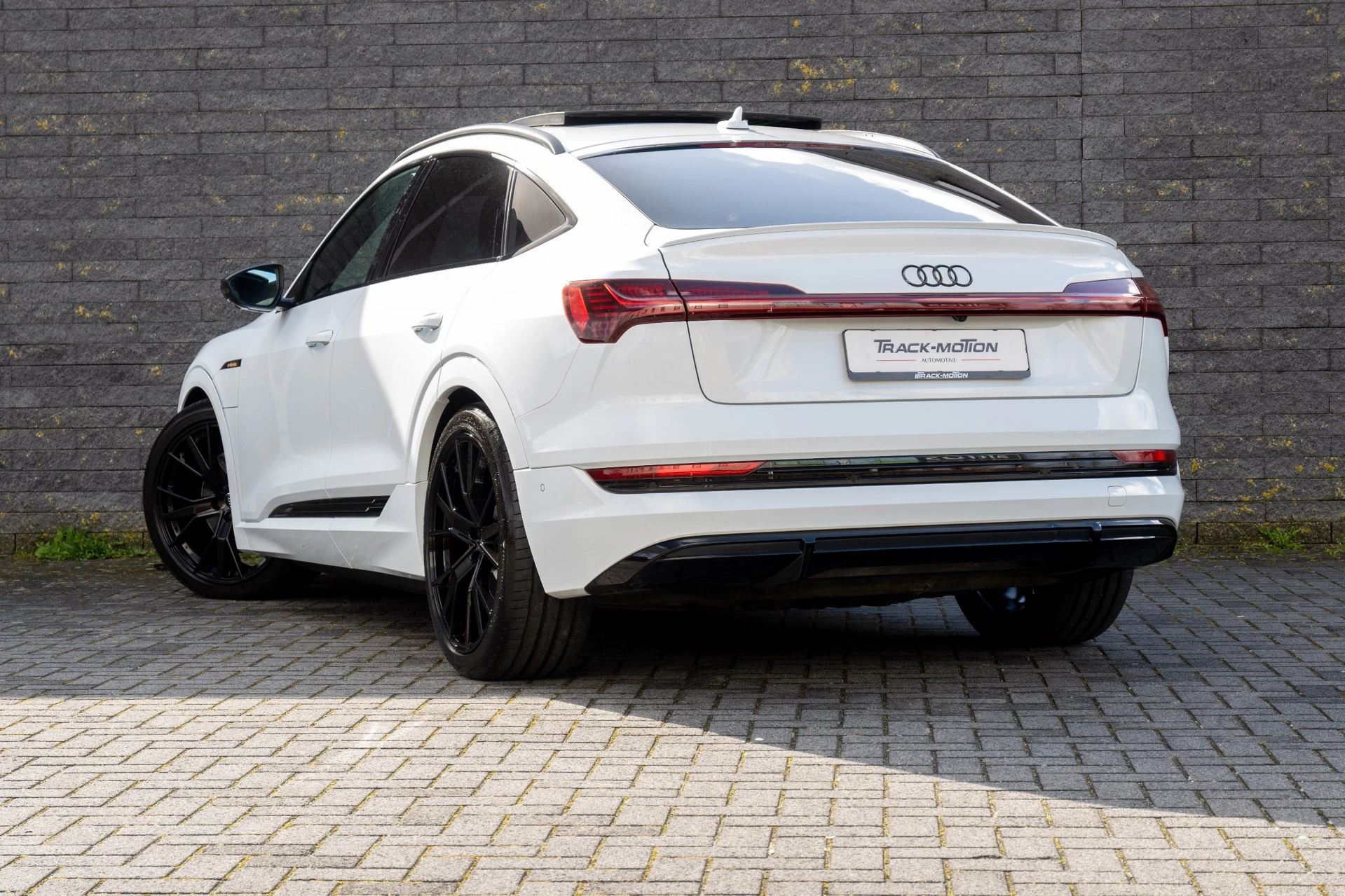 Hoofdafbeelding Audi e-tron