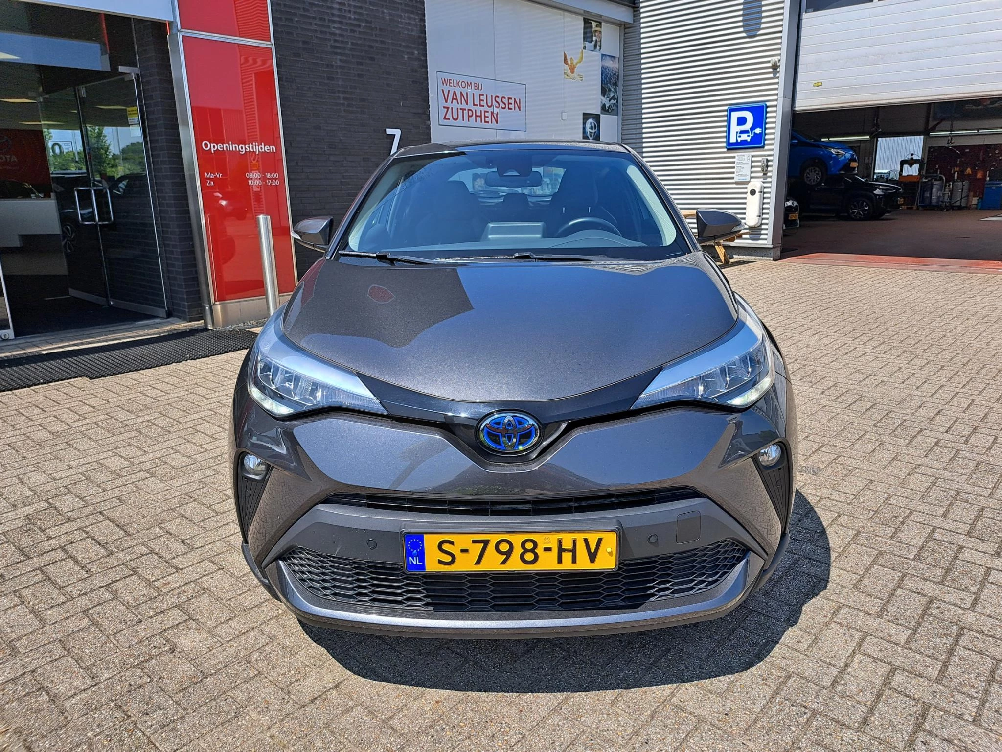 Hoofdafbeelding Toyota C-HR