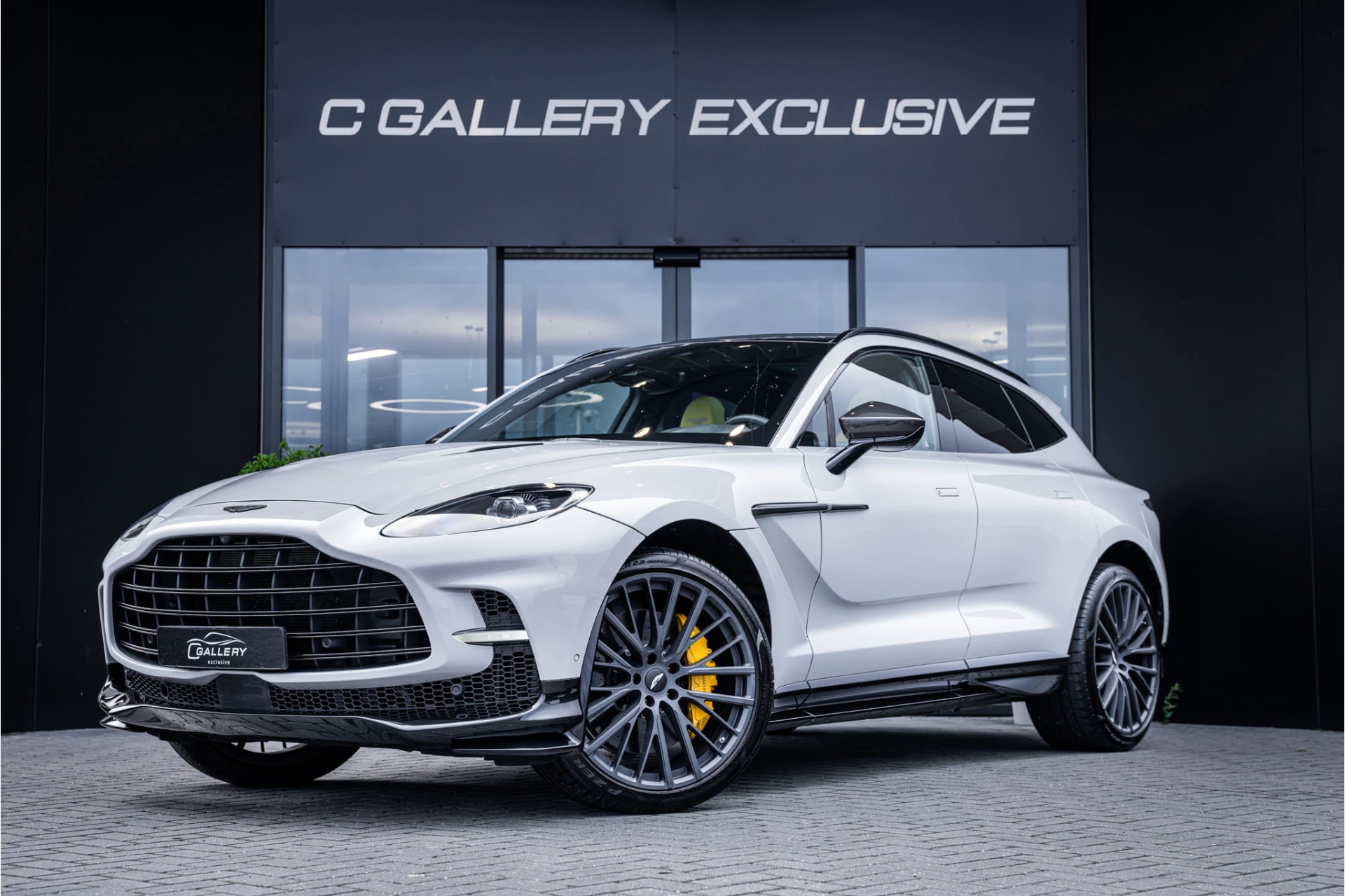Hoofdafbeelding Aston Martin DBX