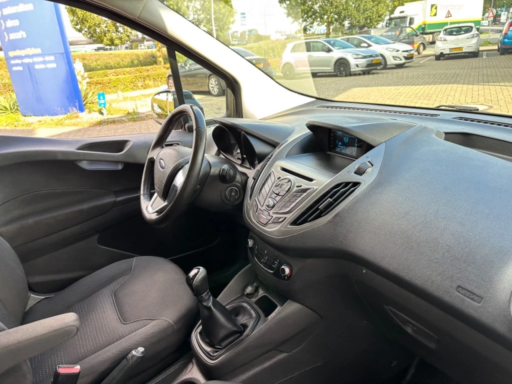 Hoofdafbeelding Ford Transit Courier