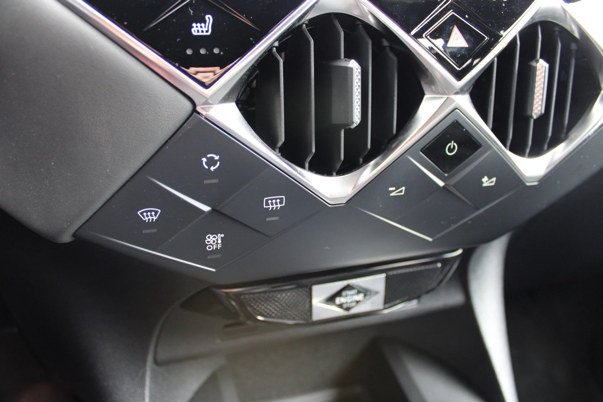 Hoofdafbeelding DS DS 3