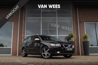 Volvo V50 2.0 Kinetic | NL auto | 3e eigenaar | Xenon | Stoelverwarming | Cruise control | Navigatie | 17 inch | Climate control | PDC | Trekhaak afneembaar | Dakrails | Origineel