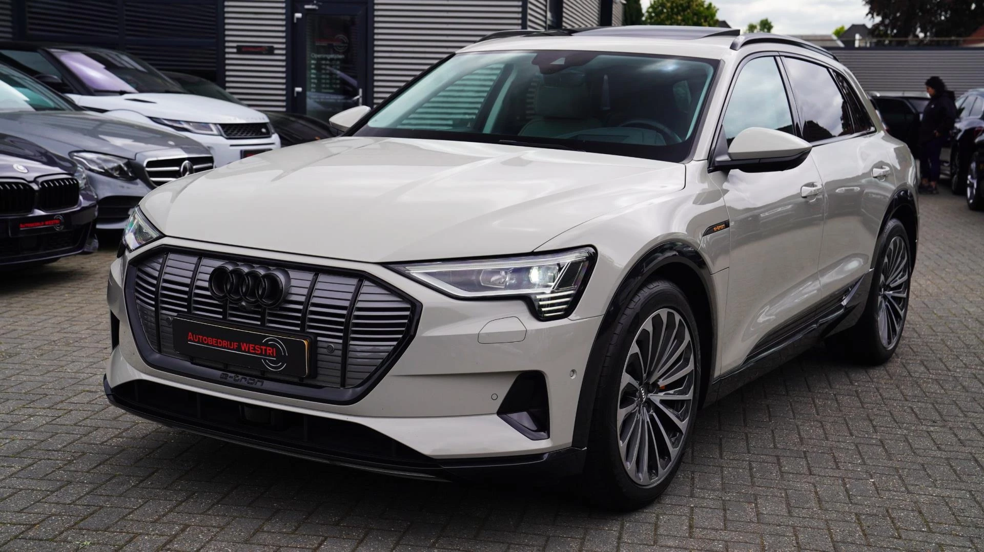 Hoofdafbeelding Audi e-tron