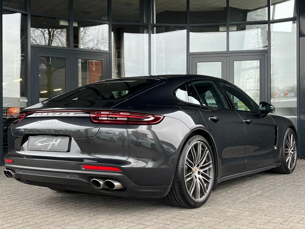 Hoofdafbeelding Porsche Panamera
