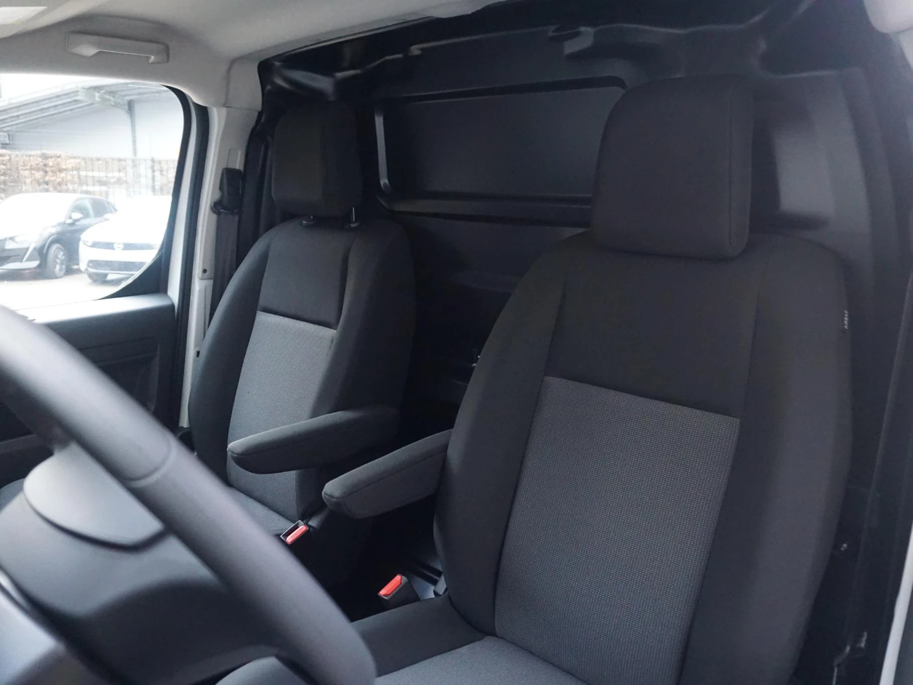 Hoofdafbeelding Peugeot e-Expert