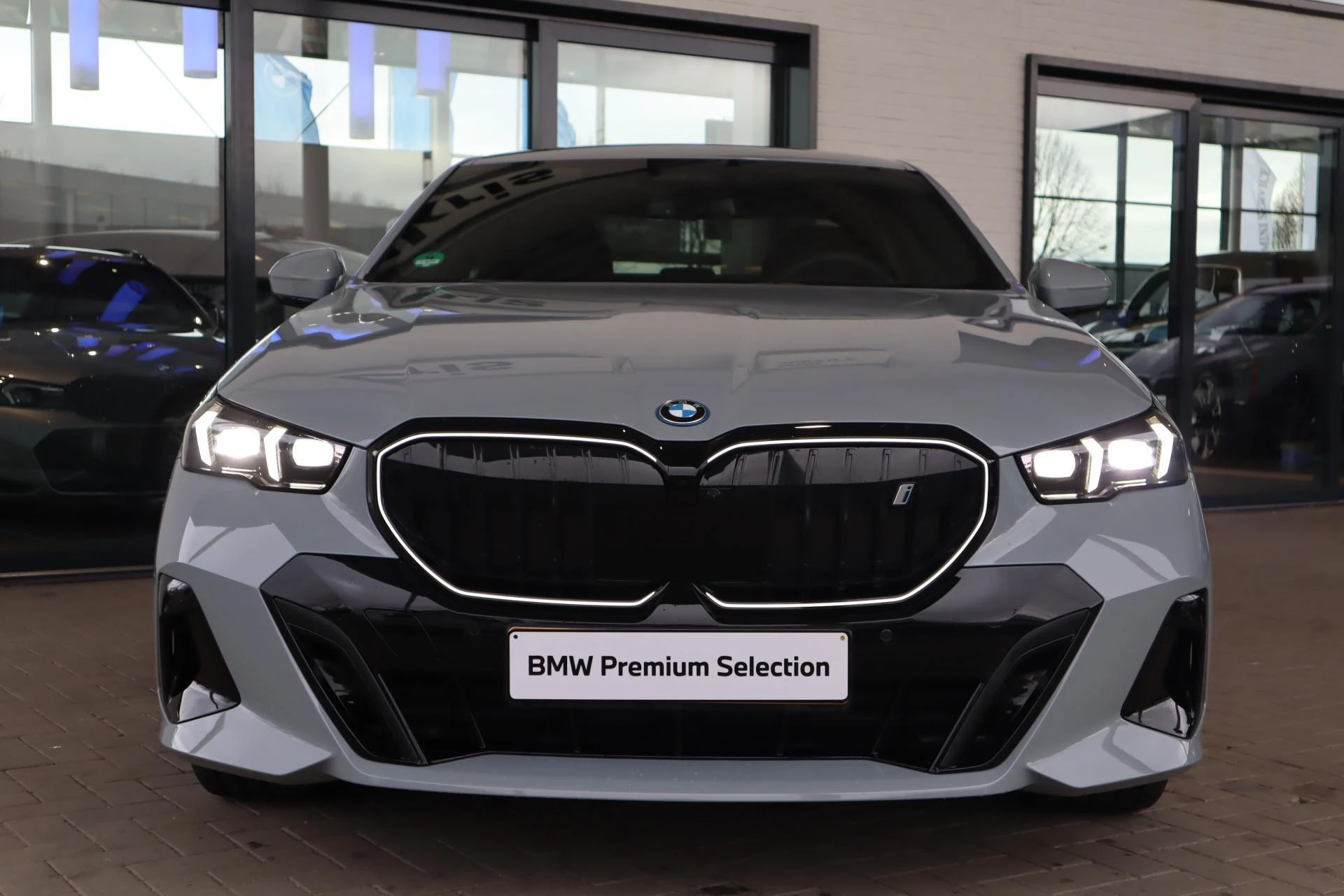 Hoofdafbeelding BMW i5