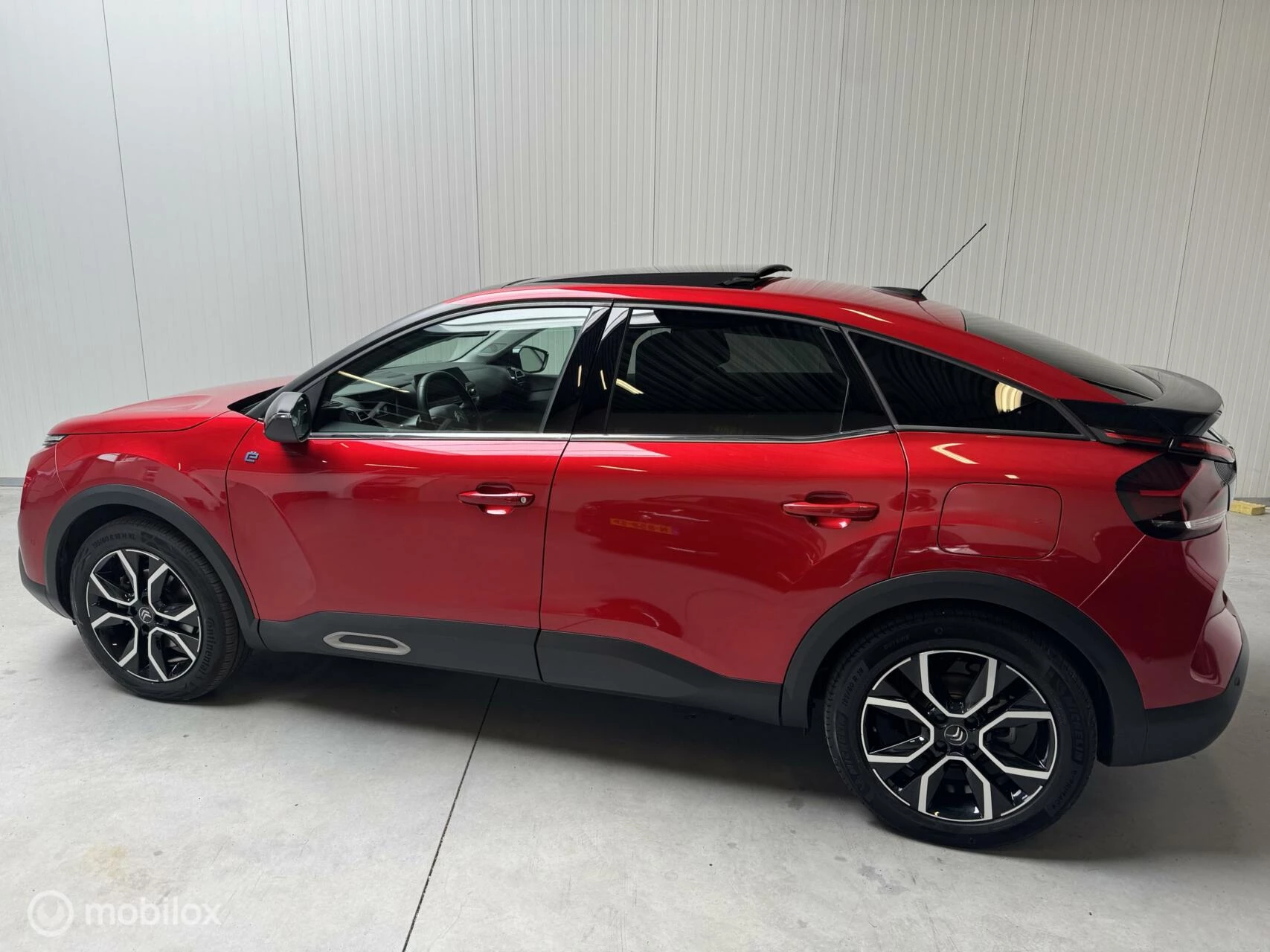 Hoofdafbeelding Citroën ë-C4