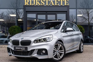 Hoofdafbeelding BMW 2 Serie BMW 2-serie Active Tourer 225xe High Executive|PANO|H&K|LED
