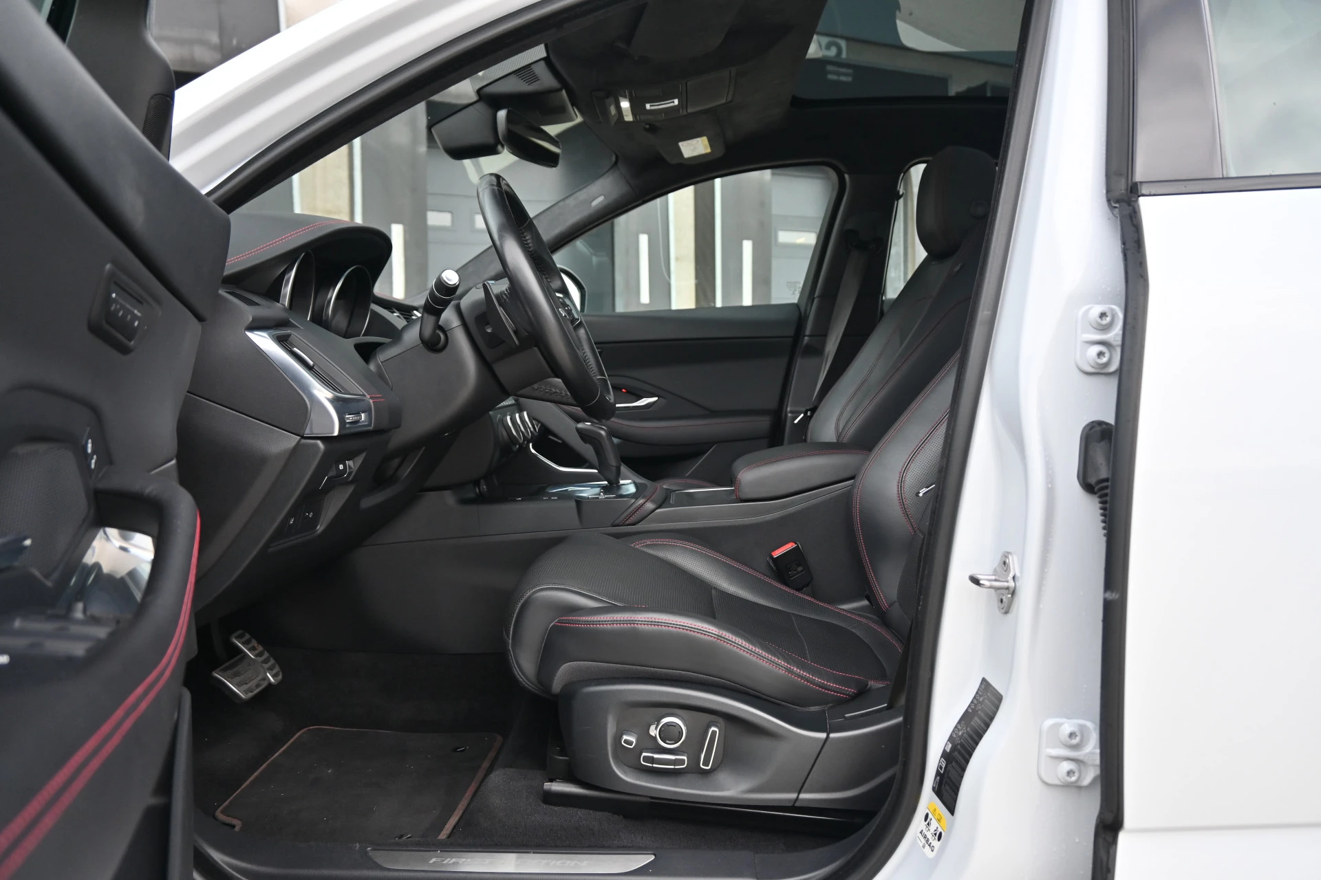 Hoofdafbeelding Jaguar E-PACE