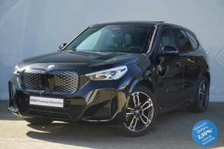 BMW iX1 xDrive30 M Sportpakket 19'' / Panoramadak / Driving Assistant Plus / Shadow Line