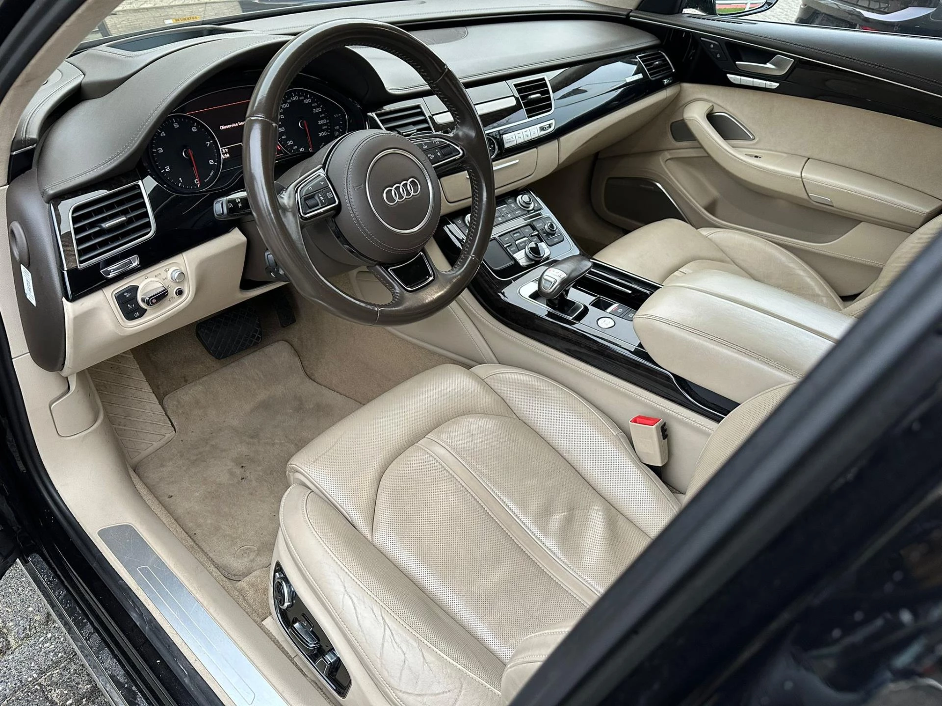 Hoofdafbeelding Audi A8