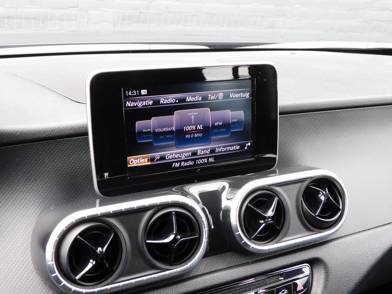 Hoofdafbeelding Mercedes-Benz X-Klasse