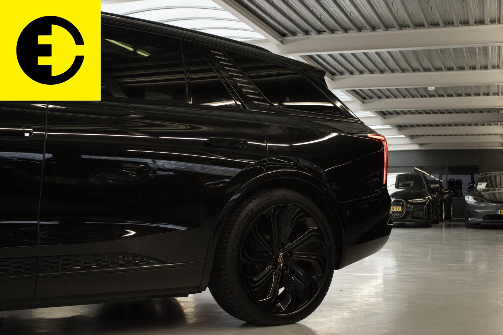 Hoofdafbeelding Hongqi E-HS9