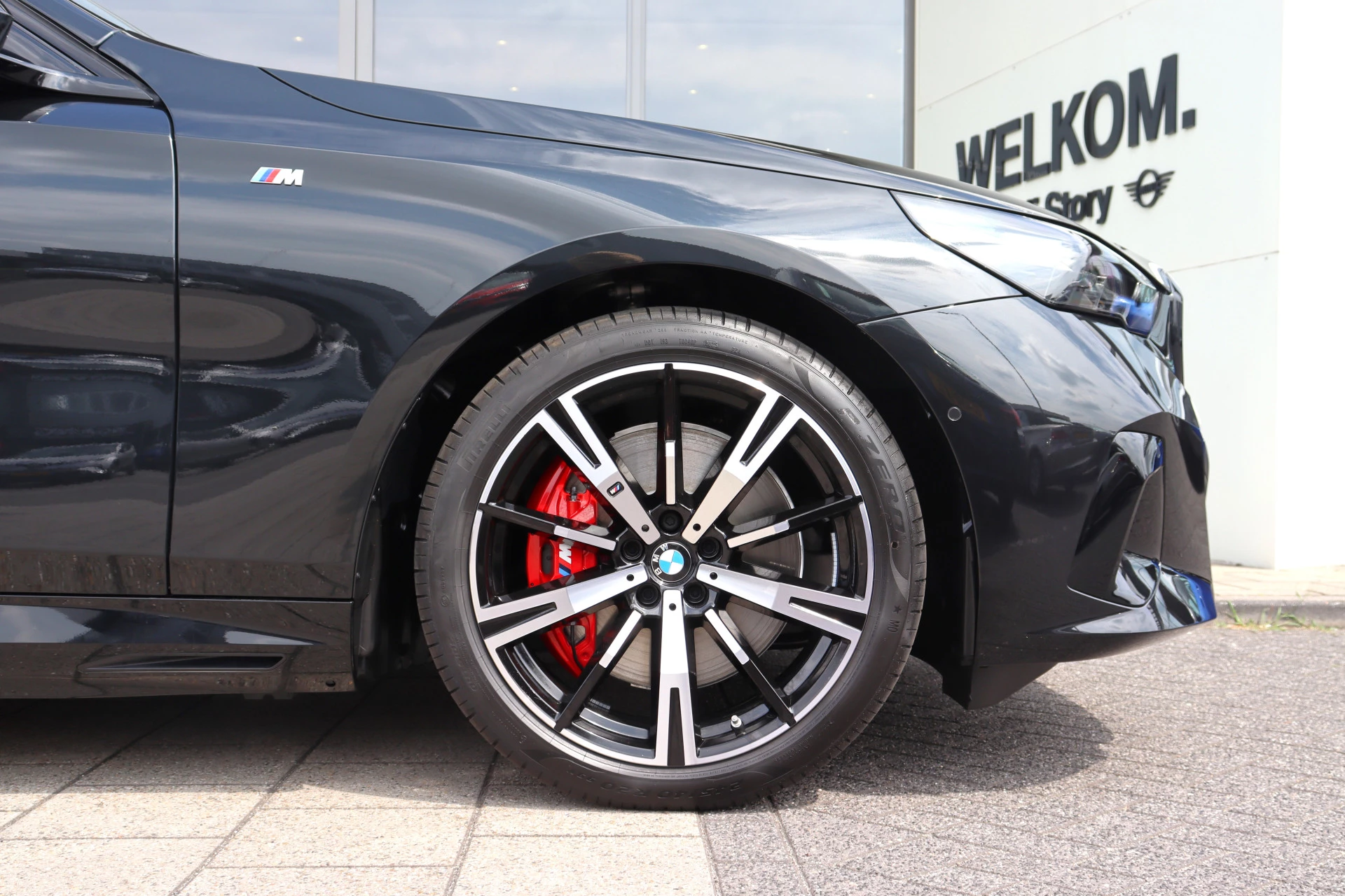 Hoofdafbeelding BMW i5