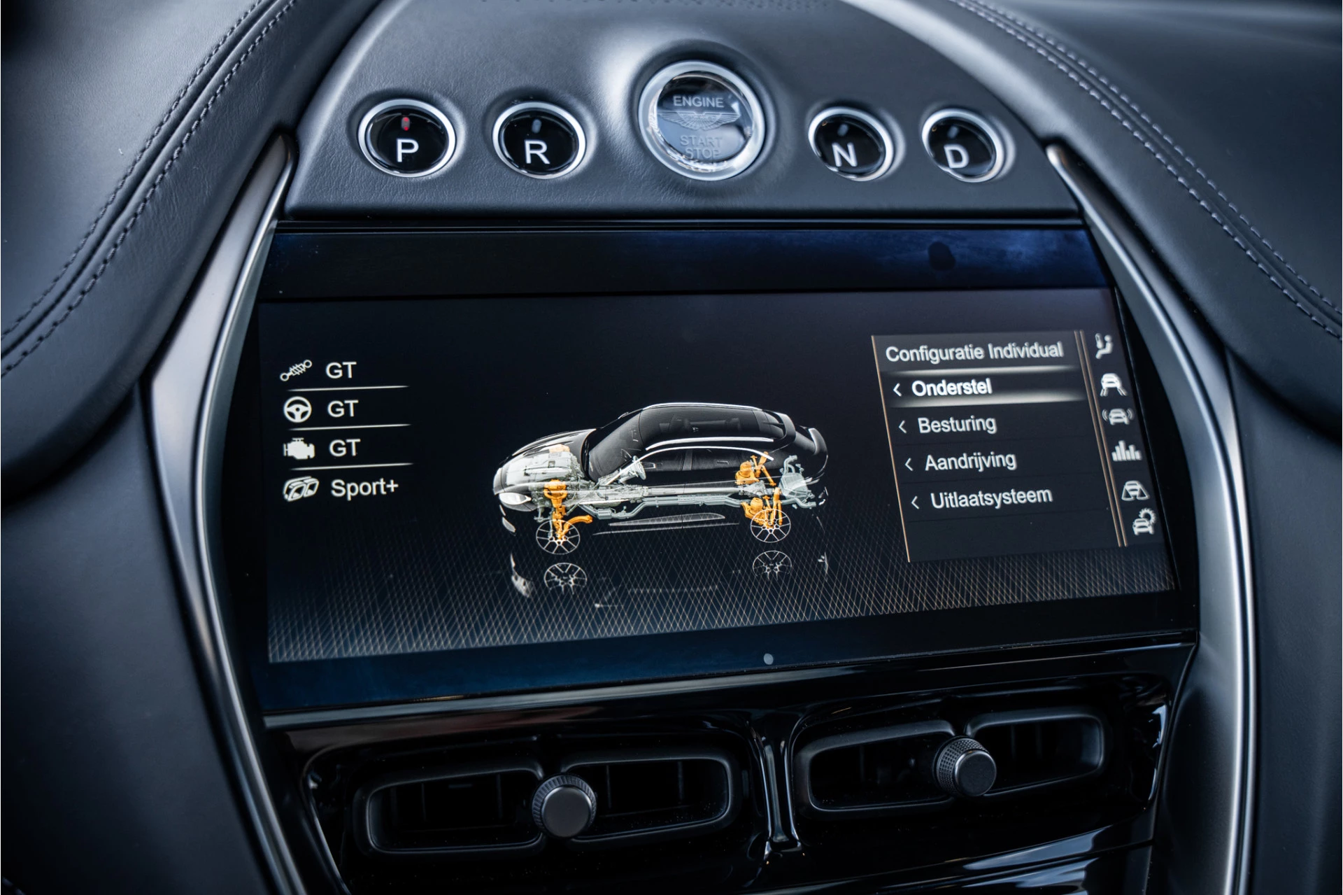 Hoofdafbeelding Aston Martin DBX