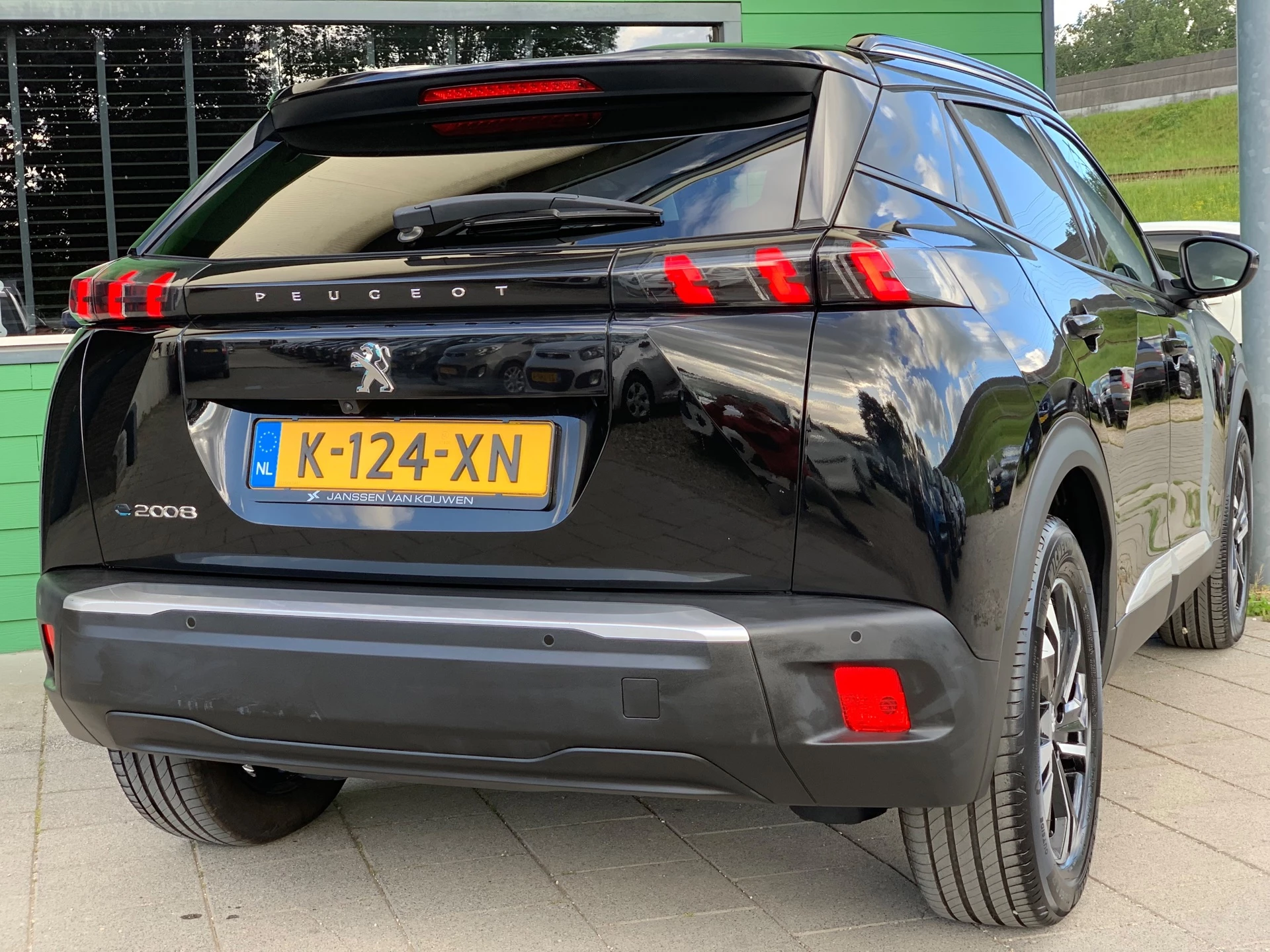 Hoofdafbeelding Peugeot e-2008