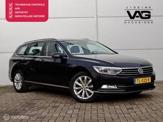 Volkswagen Passat 2.0 TDI Highline Alcantara LED Trekhaak CarPlay