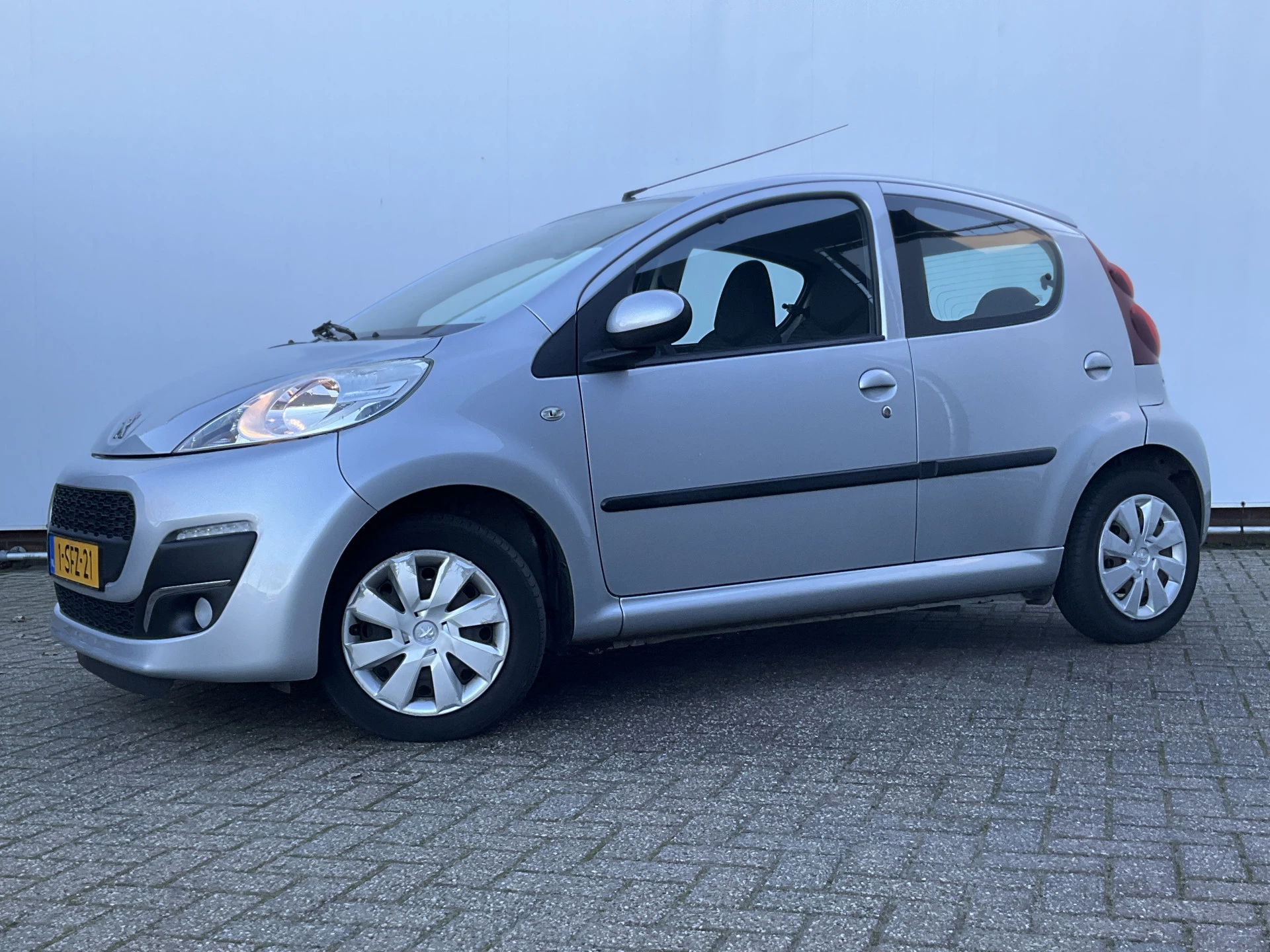 Hoofdafbeelding Peugeot 107