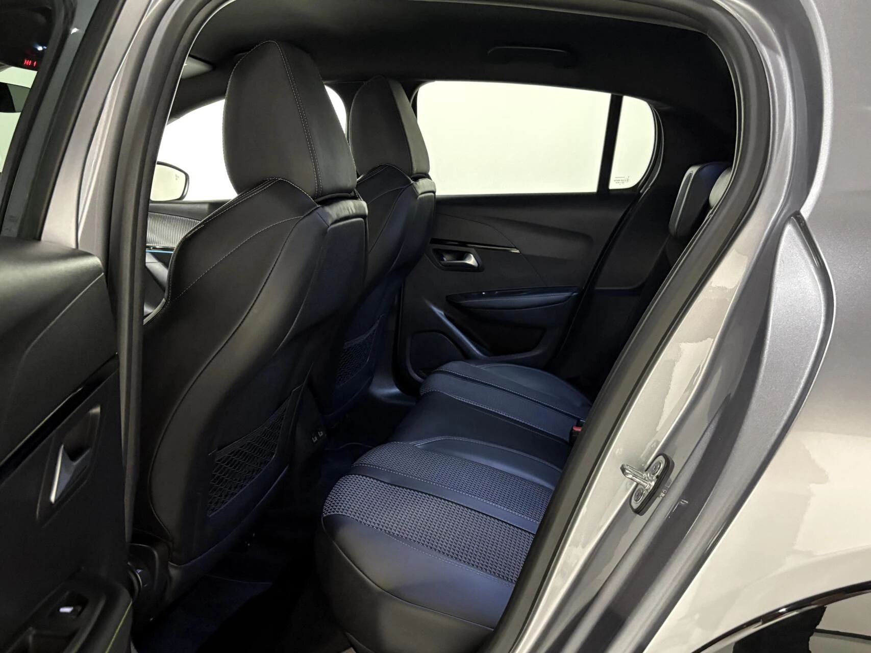 Hoofdafbeelding Peugeot e-208