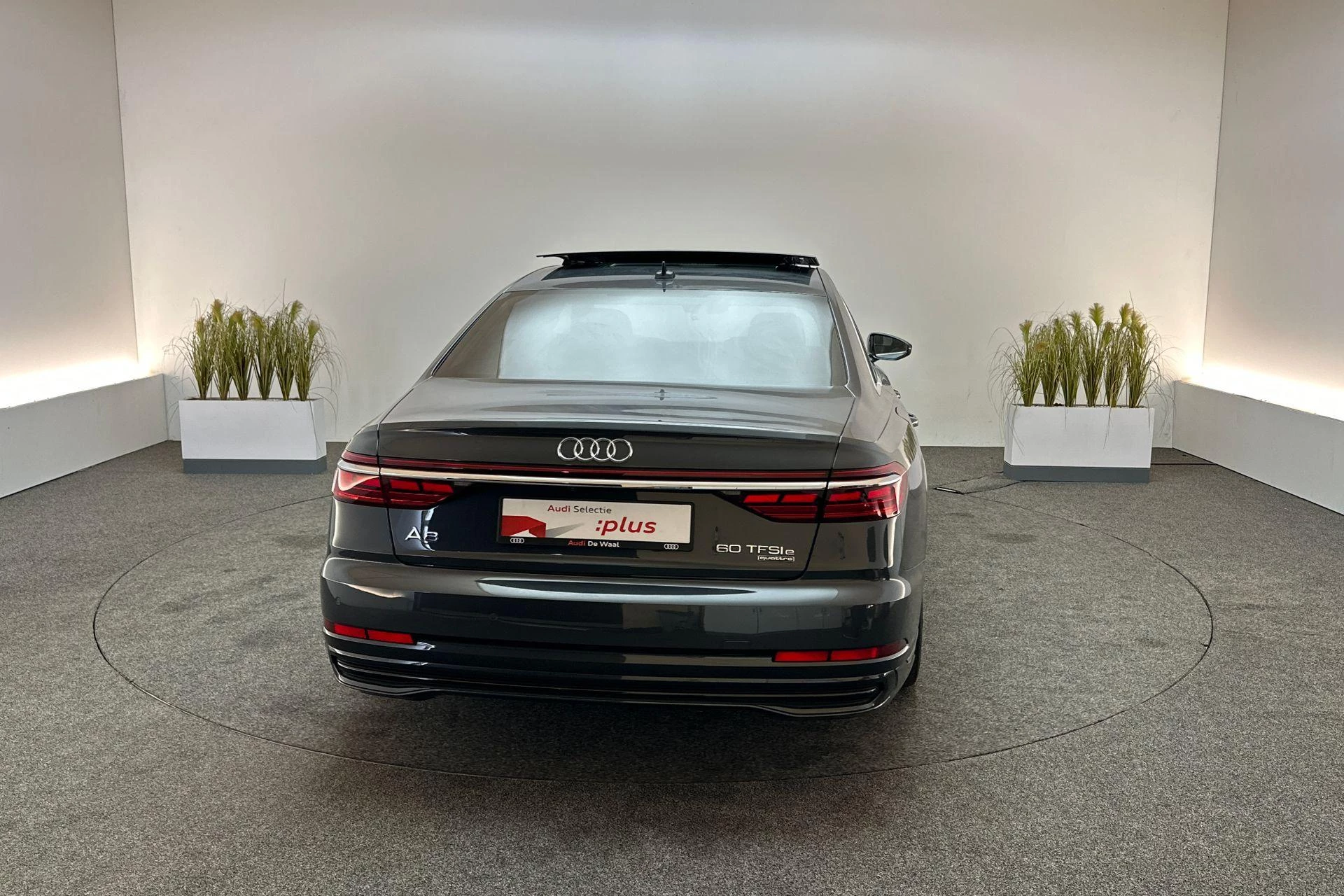 Hoofdafbeelding Audi A8