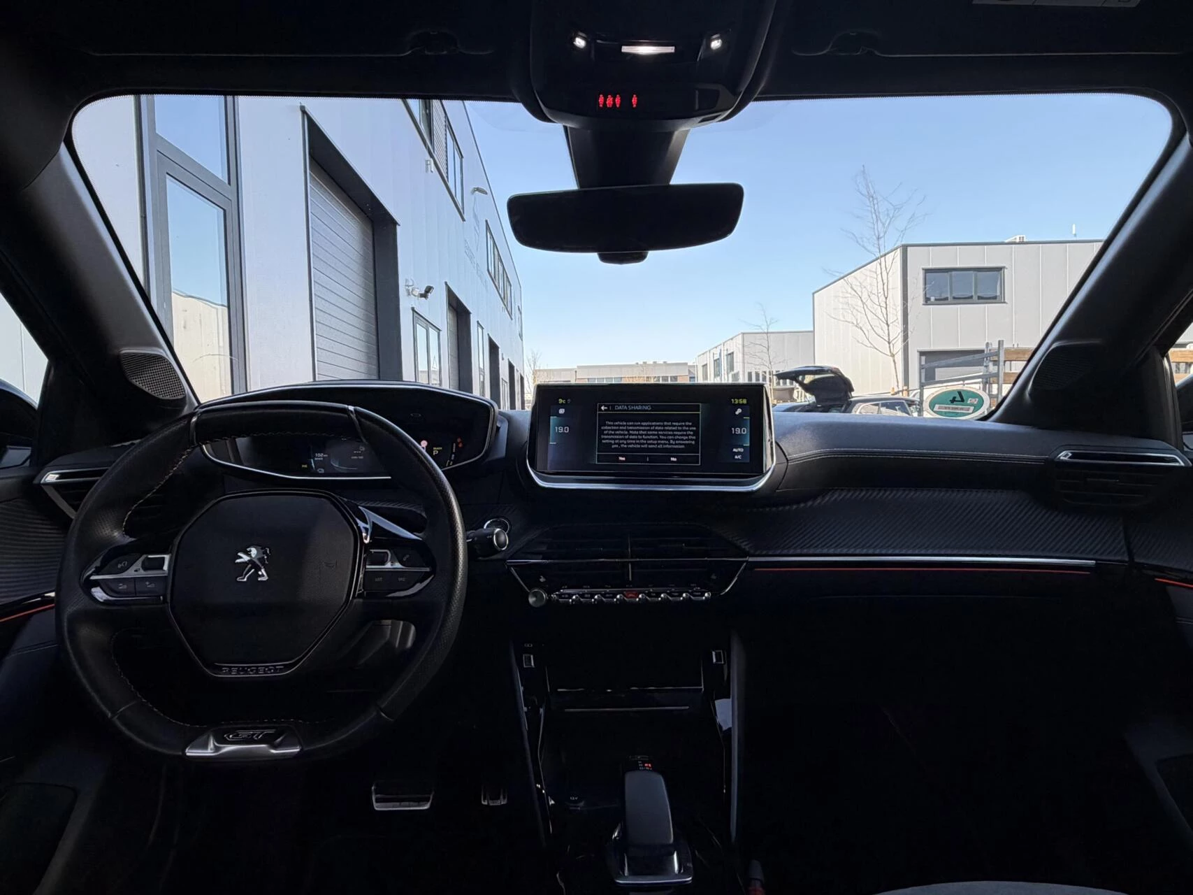 Hoofdafbeelding Peugeot e-208