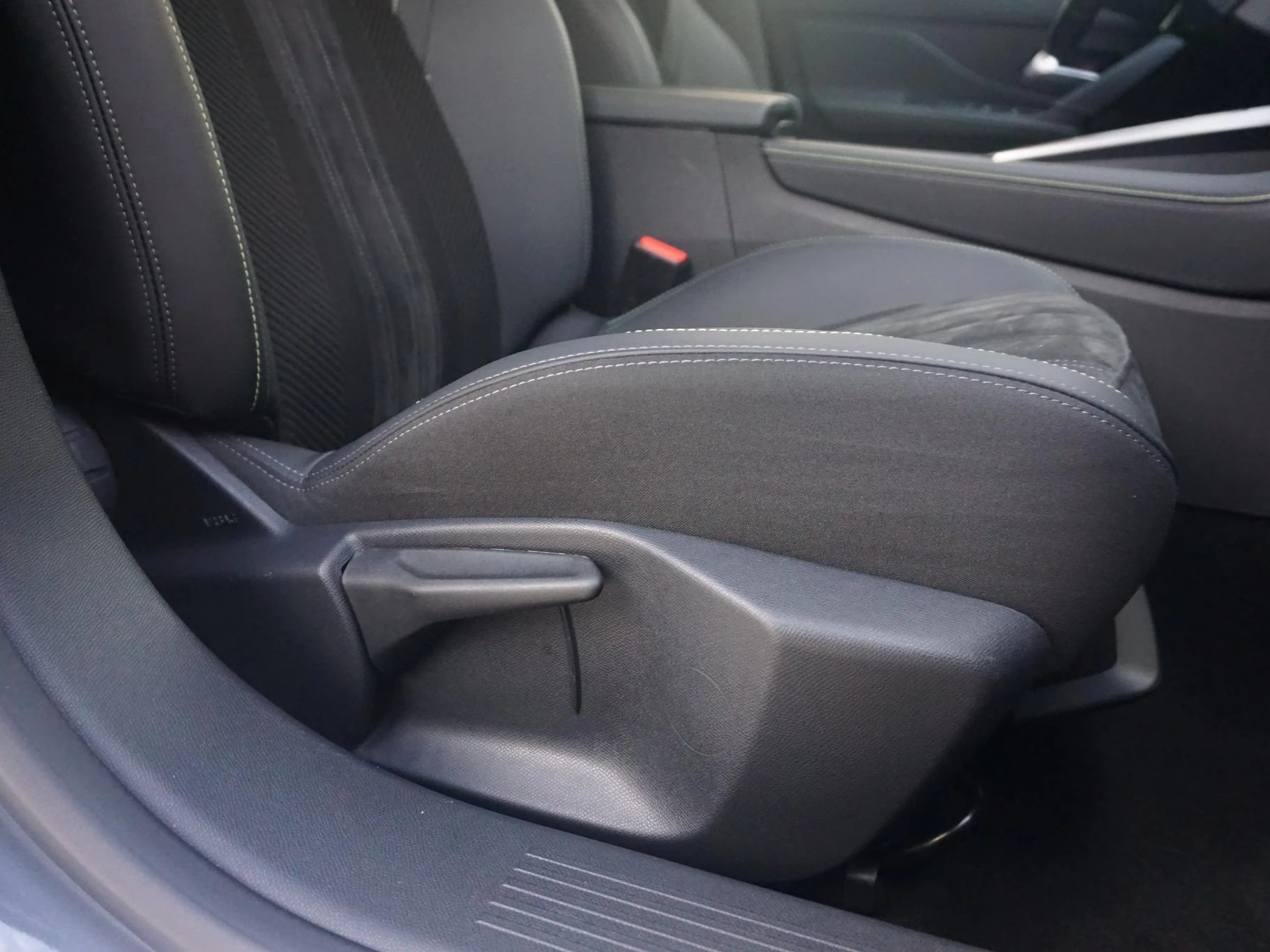 Hoofdafbeelding Peugeot 408