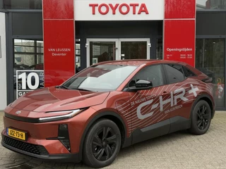Toyota C-HR+ FIRST EDITION 77KWH WLTP-607KM EL-ACHTERKLEP PRIVACY-GLASS 18"LMV BLISS STOELVERW. P-SENSOREN WARMTEPOMP