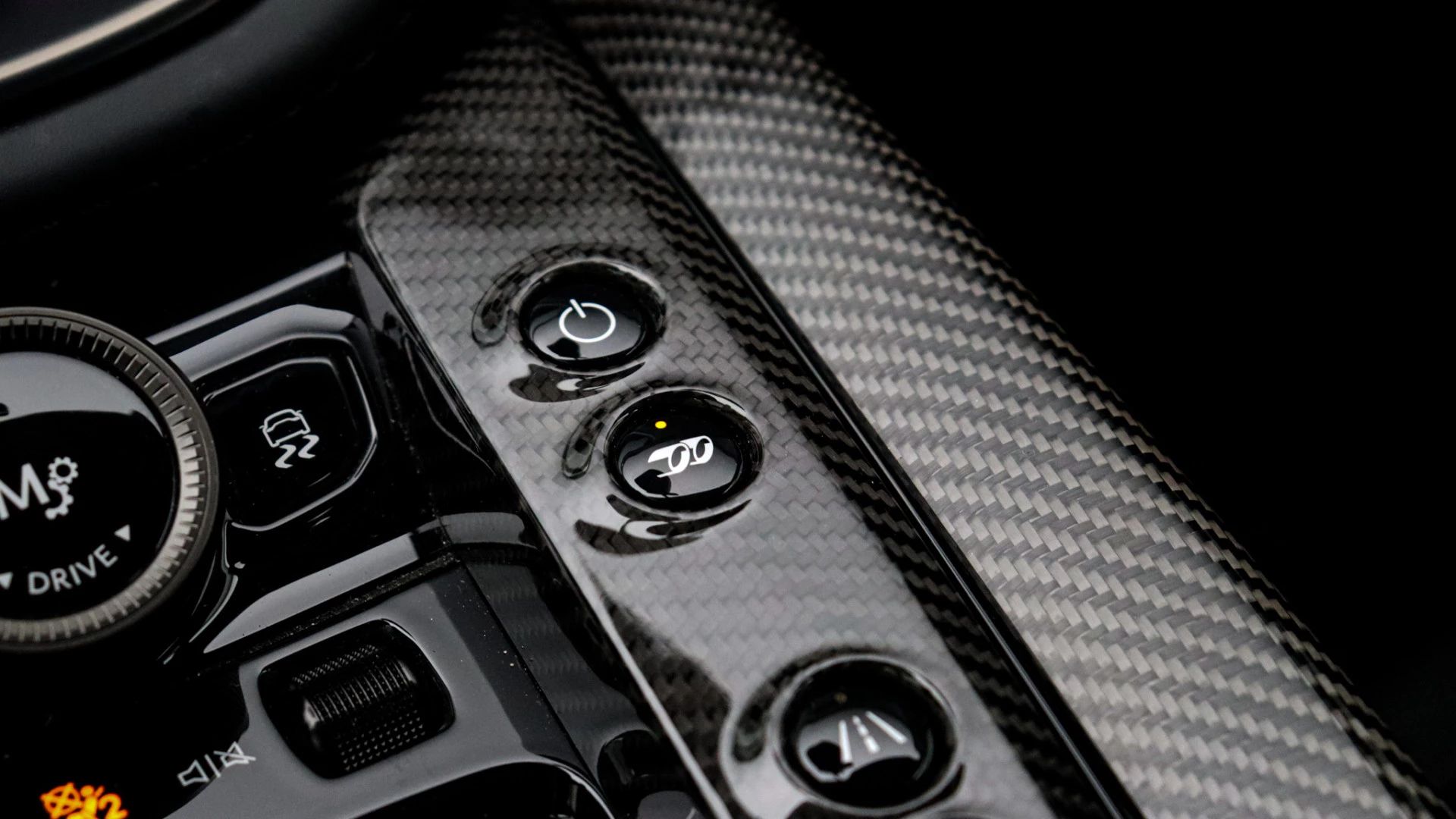 Hoofdafbeelding Aston Martin DBX