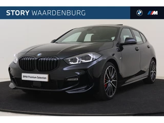 BMW 1 Serie 118i High Executive M Sport Automaat / Panoramadak / Sportstoelen / Achteruitrijcamera / Adaptieve LED / Stoelverwarming / M Sportonderstel / BMW Live Cockpit Professional