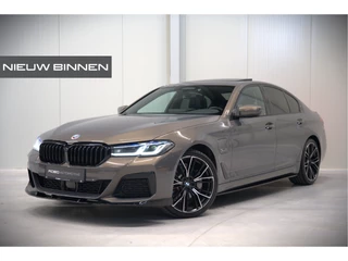 BMW 5 Serie 520e Business Edition Plus M Sport | M Performance | Alvitgrau | Panoramadak | Laser | Stoelverwarming | Stuurverwarming | Camera | Adaptive Cruise Control | Apple Carplay | Navigatie | Elektrische Stoelen | SOH 89%