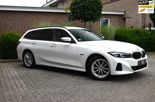 BMW 3-serie Touring 320e MY 2023 204 PK 1e Eig Dealer o.h Carplay LED Head-Up 17''