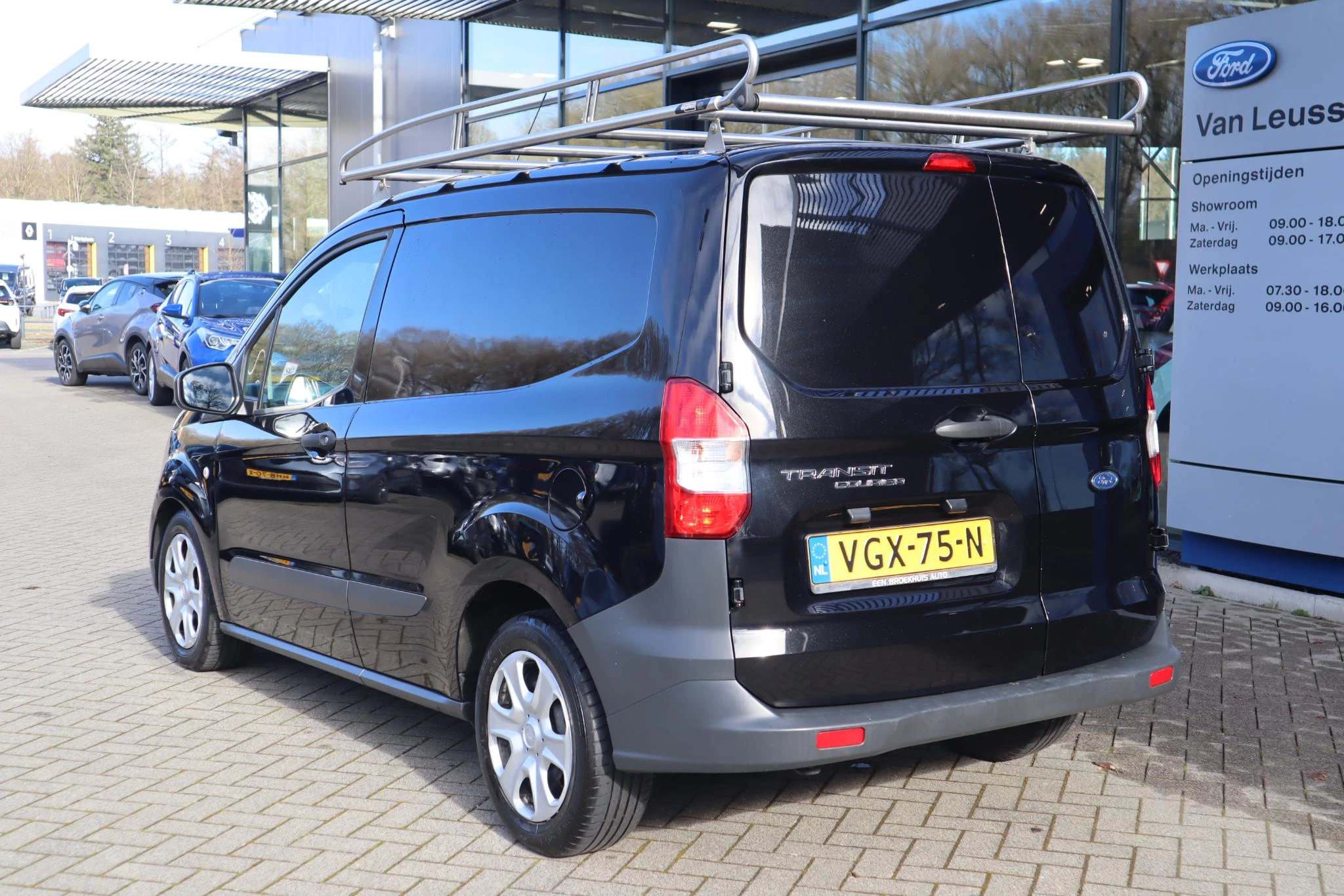 Hoofdafbeelding Ford Transit Courier