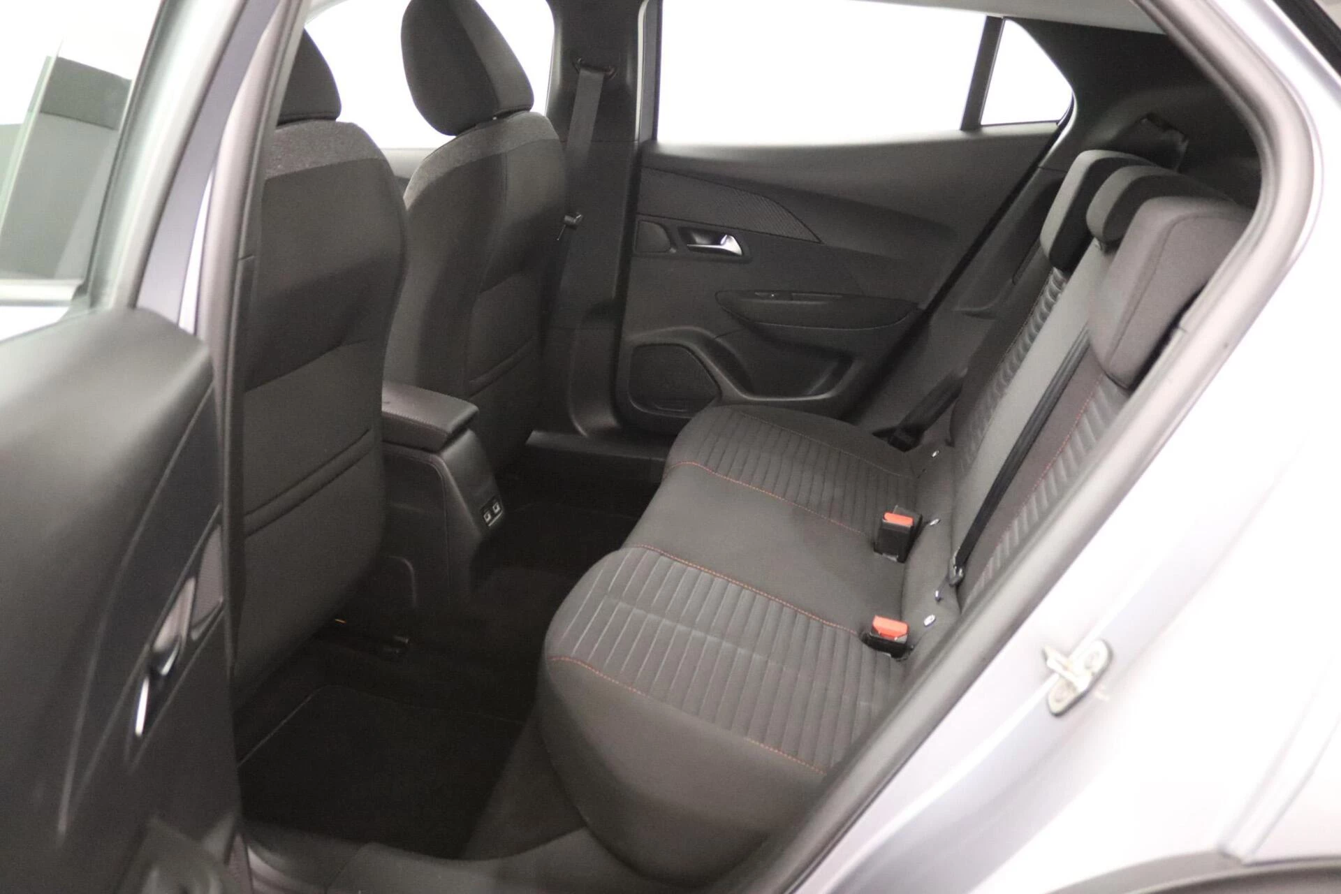 Hoofdafbeelding Peugeot e-2008