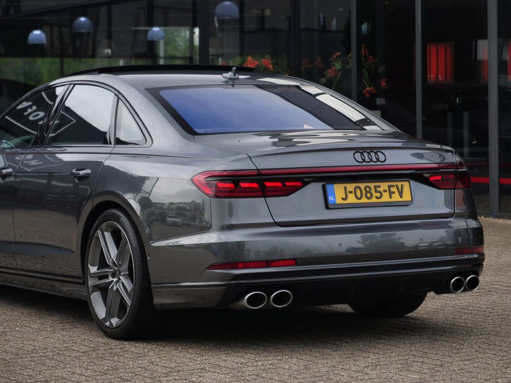 Hoofdafbeelding Audi S8