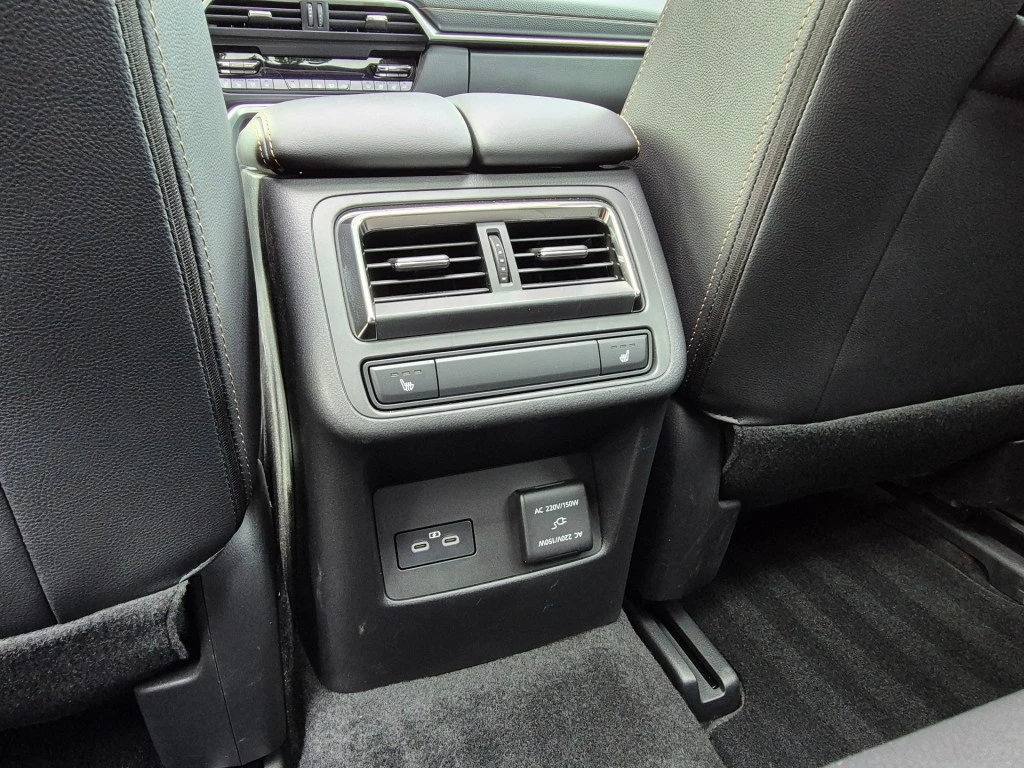 Hoofdafbeelding Mazda CX-60